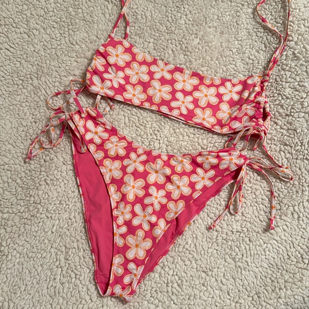 LA Hearts Floral Bikini Set 🌸